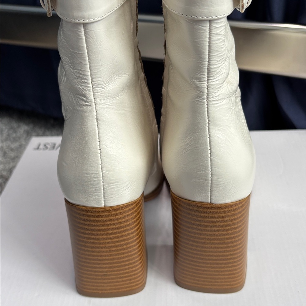 Like New Nine West Taress Ivory Leather Booties Size 6 - Picture 13 of 14